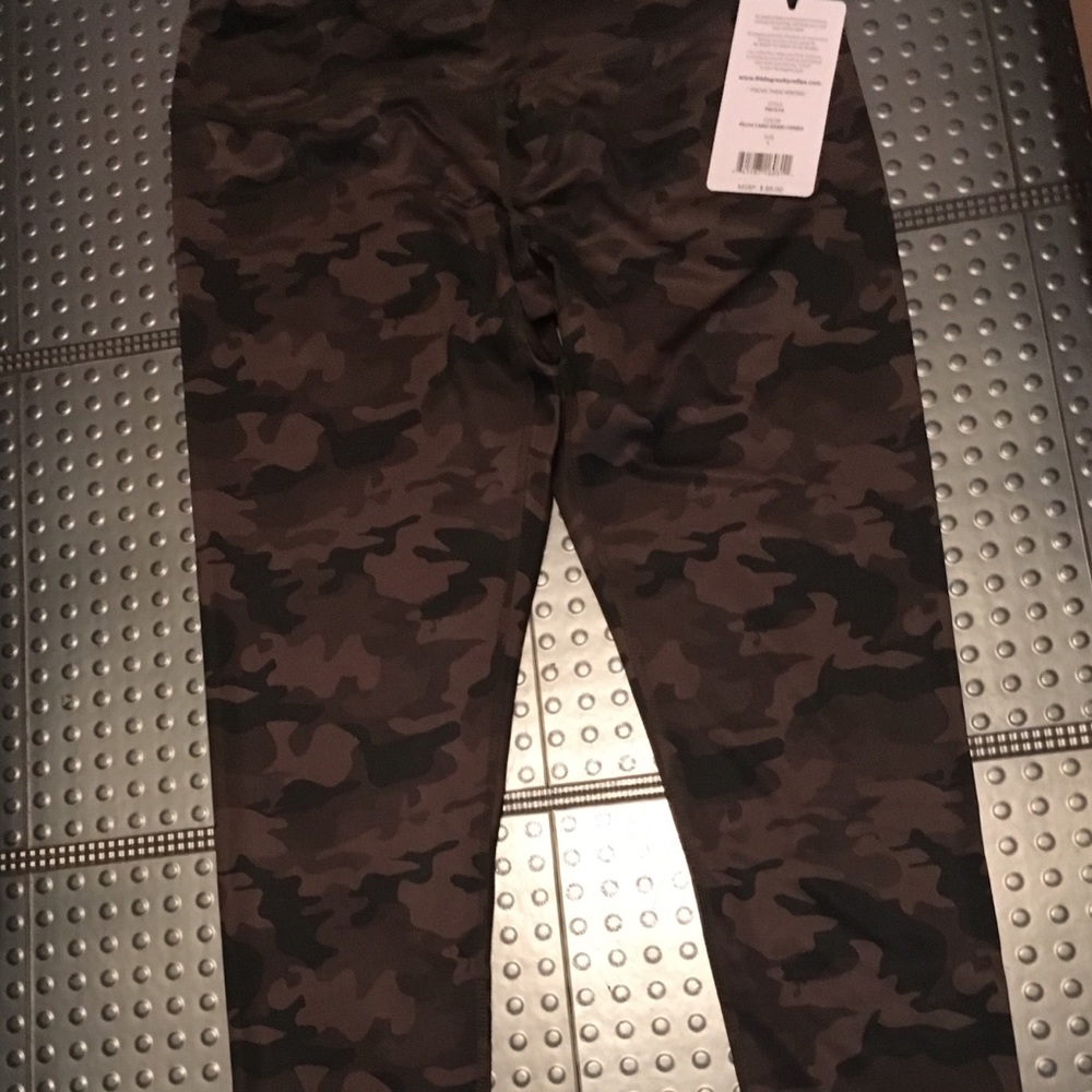 NWT camo leggings  90 degree by reflex